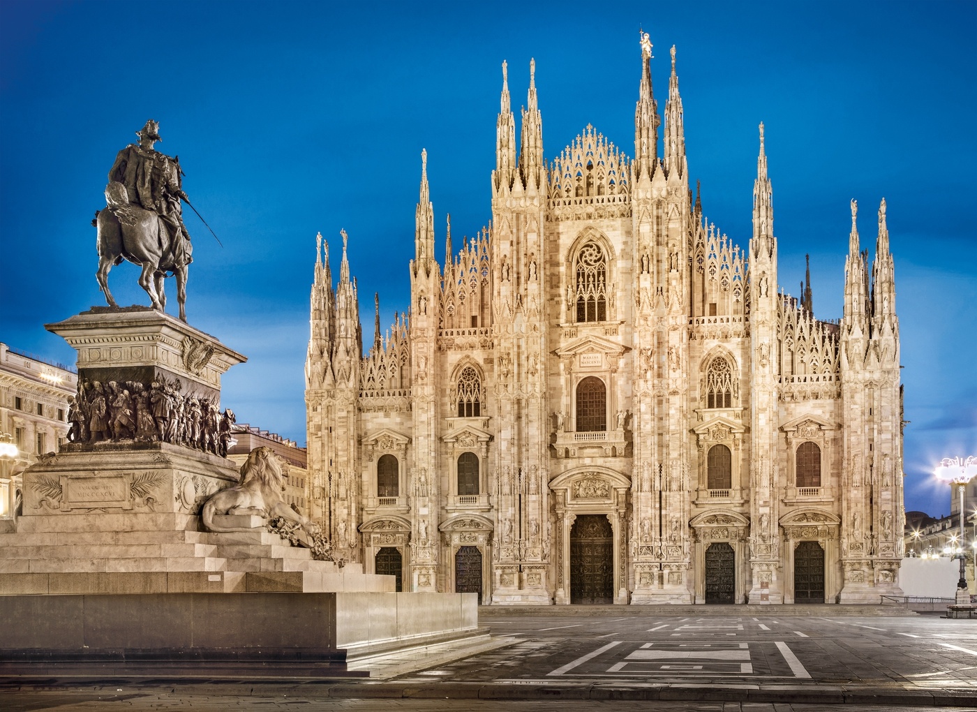 Milano italy. Милан площадь Дуомо. Миланский собор Италия. Достопримечательность Италии Миланский собор. Миланский собор (г. Милан).